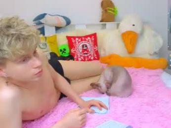 landel_boy — 在 chaturbate 直播的网络摄像头模特