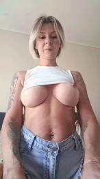 Raluca_Fr — 在 cam4 直播的网络摄像头模特