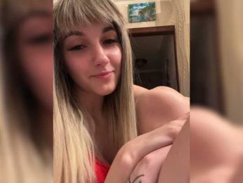 Ksyusha12 — 在 bongacams 直播的网络摄像头模特