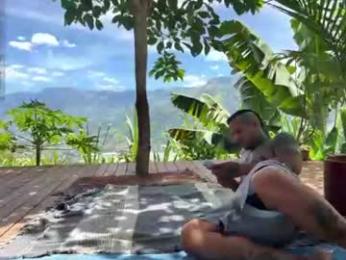 valentin_hoffman — 在 chaturbate 直播的网络摄像头模特