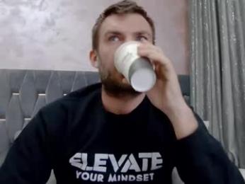 10in_deluxe — Chaturbate stream photo (Mar 2026)