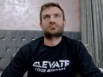 10in_deluxe — Chaturbate stream photo (Mar 2026)