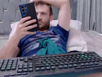 10in_deluxe — Chaturbate stream photo (Mar 2026)