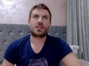 10in_deluxe — Chaturbate stream photo (Mar 2026)