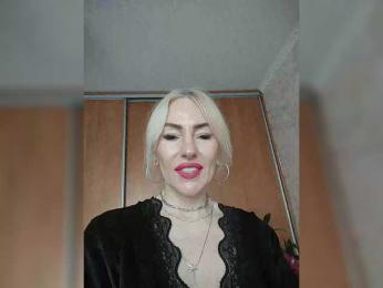 White00Pearl — 在 bongacams 直播的网络摄像头模特