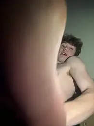 demon4ever — 在 stripchat 直播的网络摄像头模特