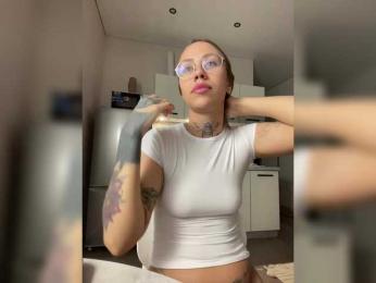 v_-_-_v — Bongacams stream photo (Jun 2026)