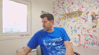 _BruceStrong_ — 在 cam4 直播的网络摄像头模特