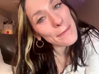 jadeee__ivy — Chaturbate stream photo (Apr 2026)