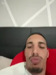 piccolo2002 — 在 stripchat 直播的网络摄像头模特