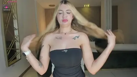 NiaHolland — 在 stripchat 直播的网络摄像头模特