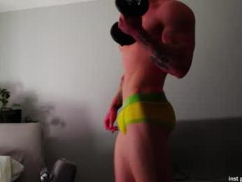 chris_boy37 — 在 chaturbate 直播的网络摄像头模特