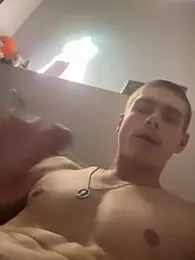 DaddySevenS — 在 stripchat 直播的网络摄像头模特