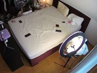 voyeurcam-julmodels-whitebed-2 — Camsoda stream photo (Mar 2026)