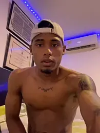 Ydiaz09 — 在 stripchat 直播的网络摄像头模特