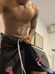 Ydiaz09 — 在 stripchat 直播的网络摄像头模特