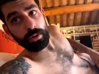 jonnibravo1597 — 在 chaturbate 直播的网络摄像头模特
