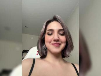 Honey_buns — 在 bongacams 直播的网络摄像头模特