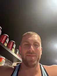 Johnytrain — 在 stripchat 直播的网络摄像头模特