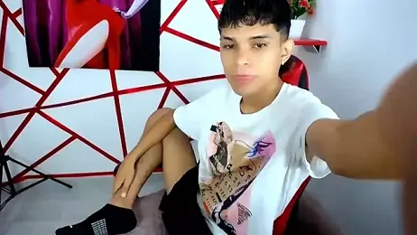 chris_evans77 — 在 stripchat 直播的网络摄像头模特