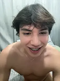 Aaronsan — 在 stripchat 直播的网络摄像头模特