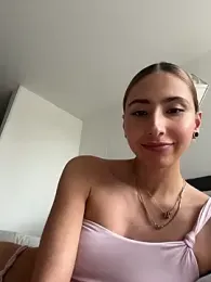 Ameellie — Stripchat stream photo (Aug 2026)