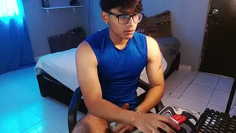 Mr_yisuzz — Stripchat stream photo (Jul 2026)