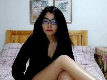 LinaZhang — 在 livejasmin 直播的网络摄像头模特
