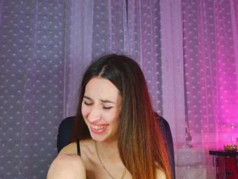 Bella-Rosee4u — 在 bongacams 直播的网络摄像头模特