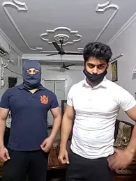 john_desihunks — 在 stripchat 直播的网络摄像头模特