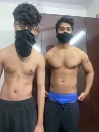 john_desihunks — Stripchat stream photo (Dec 2025)