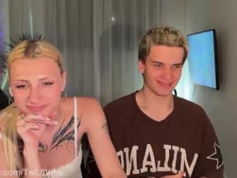 twl8vibe — 在 chaturbate 直播的网络摄像头模特