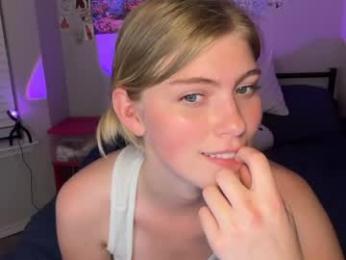 elliee81 — 在 chaturbate 直播的网络摄像头模特