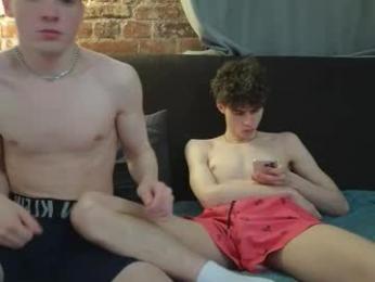 nicky_mart — 在 chaturbate 直播的网络摄像头模特