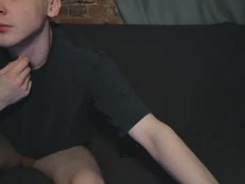 nicky_mart — 在 chaturbate 直播的网络摄像头模特