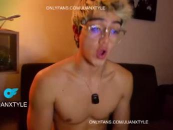 juancamroom — Chaturbate stream photo (Apr 2026)