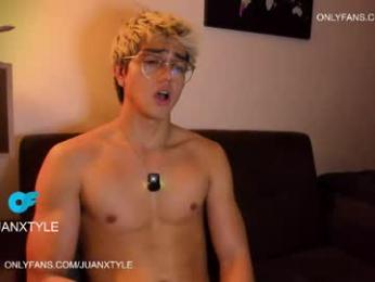 juancamroom — Chaturbate stream photo (Apr 2026)