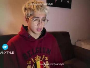 juancamroom — 在 chaturbate 直播的网络摄像头模特