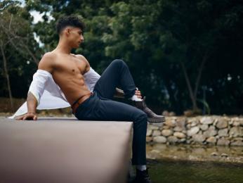 MaximoRomano — 在 livejasmin 直播的网络摄像头模特