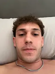 emanuel00220 — 在 stripchat 直播的网络摄像头模特