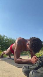 black_dick_hot — 在 cam4 直播的网络摄像头模特