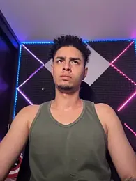 bigryann23 — 在 stripchat 直播的网络摄像头模特