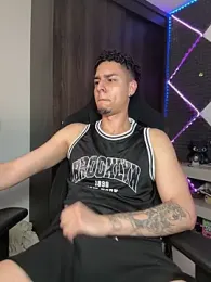 bigryann23 — Stripchat stream photo (Apr 2026)