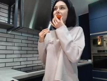 milla_bella — 在 chaturbate 直播的网络摄像头模特