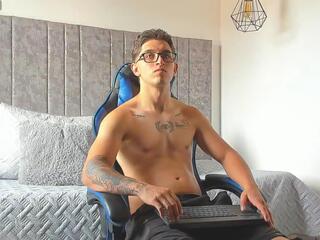 Calvin Hunter — flirt4free