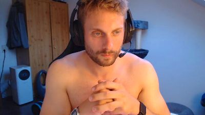 blueeyes839 — 在 cam4 直播的网络摄像头模特