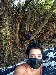 Black_bee8 — 在 stripchat 直播的网络摄像头模特