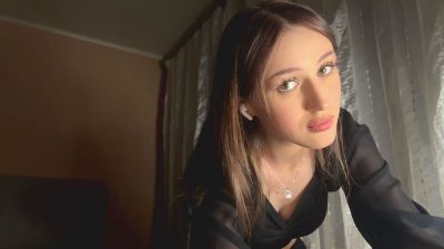 AdeliaDerousse — Cam4 stream photo (Sep 2026)
