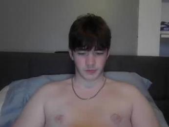 yp05 — 在 chaturbate 直播的网络摄像头模特