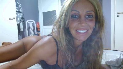 cari_guerrera — 在 cam4 直播的网络摄像头模特
